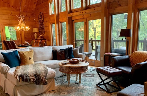 Lake Toxaway House | Beautiful mountain home on a private, secluded lake! Can sleep up to 10 people.