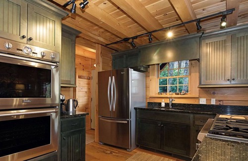 Lake Toxaway House | Beautiful mountain home on a private, secluded lake! Can sleep up to 10 people.