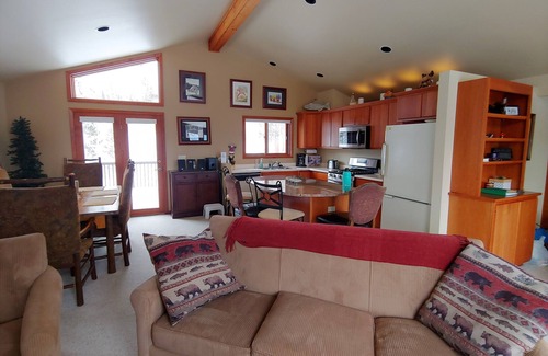 Wildernest Cabin | Beautiful Mountain views, 5 ski areas, Nat'l forest hiking, biking, lakes.
