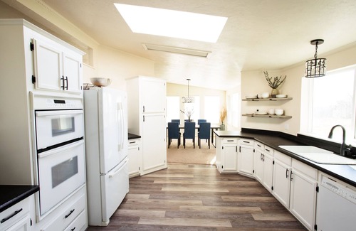 Woods Creek House | Beautiful Mountain View home in private setting