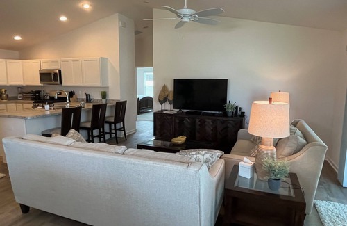 Wildwood House | Beautiful New 2/2 Pet-Friendly Villa w/Golf Cart, BBQ, & WiFi!