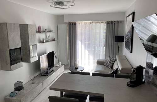 Cabourg Apartment | Beautiful new bright apartment facing south 100 m from the beach direct access