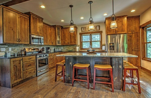 Lake Shore Cabin | Beautiful New Home On Private Lake Across From Gull Lake And Other Local Spots!
