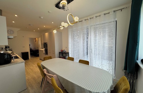 Great Baddow Apartment | Beautiful Newbuild 5 bedroom Town House