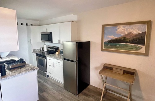 Estate Saint John Condo | Beautiful Newly-Renovated 1 BR North Shore Condo with Buck Island Views and Pool