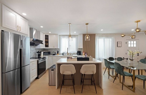 Westlake House | Beautiful Newly Remodeled 4BR 2BA Home Safe Town Near SF, SFO