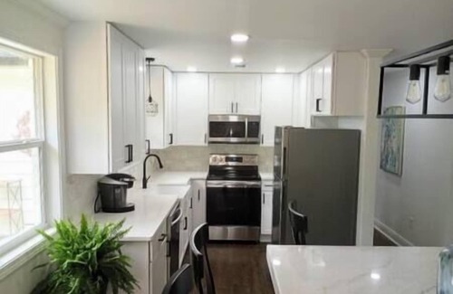 Church Street House | Beautiful Newly Renovated 2-Bdrm Perfect Getaway