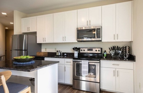 Old Town West Apartment | ⚜Beautiful Old Town 2-Bdrm Apt⚜Free Parking⚜