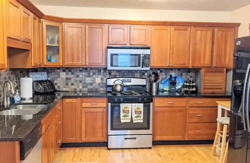 Durhamville House | Beautiful Oneida Lake Shore Home and Yard