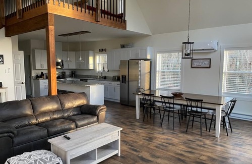 Jim Thorpe Ski Chalet | Beautiful Open Layout w/Hot Tub, Huge Game Room, EV Charger, and Pet Friendly.