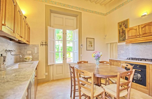Capannori Villa | Beautiful private villa with A/C, WIFI, private pool, TV, terrace and panoramic view, close to L.