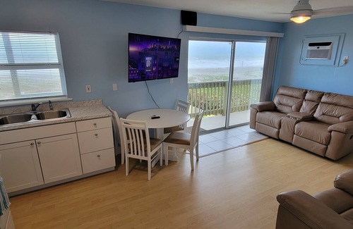 Cocoa Beach Condo | Beautiful Panoramic Views downtown with private beach access