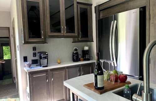 Mount Tremper House | Beautiful Park model RV on bank of Esopus Creek