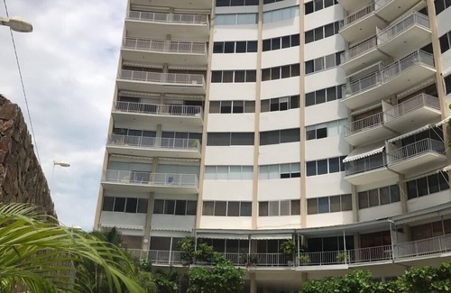 Club Deportivo Apartment | Beautiful Penthouse - pool /beach access/excellent view of the bay