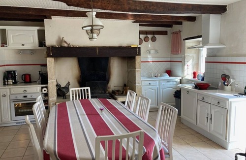 Coulaures House | BEAUTIFUL PERIGOURDIN HOUSE 12 people 6 bedrooms PRIVATE SWIMMING POOL AT THE END OF A FOREST