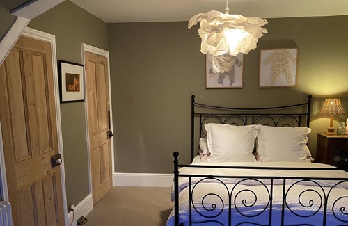 Dorking House | Beautiful period property with stunning views - in town centre
