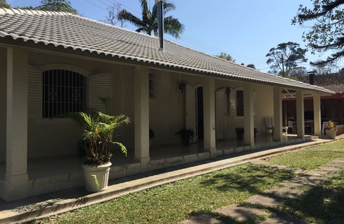 Jardim Brasil House | Beautiful place with pool, barbecue, soccer field, playground and lake.