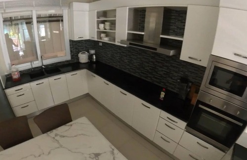 Bang Sare House | Beautiful pool villa 200 meters from the beach and the beach promenade 4 bedrooms