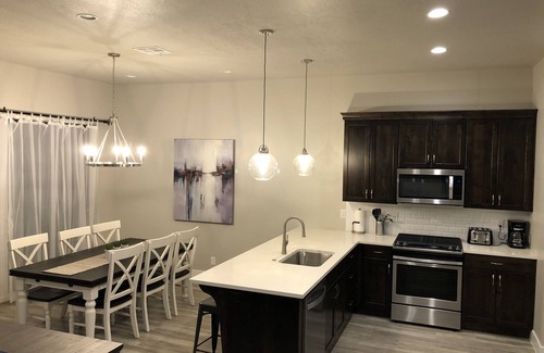 Ivins House | Beautiful Poolside Townhome at Ocotillo Springs in Santa Clara