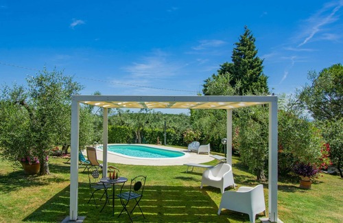 Capraia e Limite Villa | Beautiful private villa for 8 guests with private pool, WIFI, TV, patio, panoramic view and park.