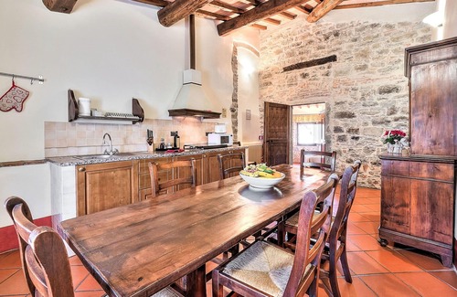 Loro Ciuffenna House | Beautiful private villa for 14 people with private pool, WIFI, balcony, pets allowed and parking
