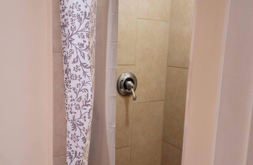 Pointe Claire Condo | Beautiful Private Studio near Montreal airport (YUL),