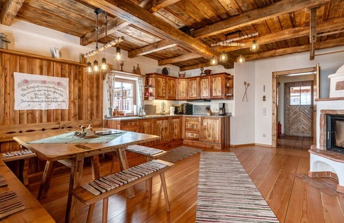 Greifenburg House | Beautiful private villa for 10 guests with WIFI, TV, patio, pets allowed and parking
