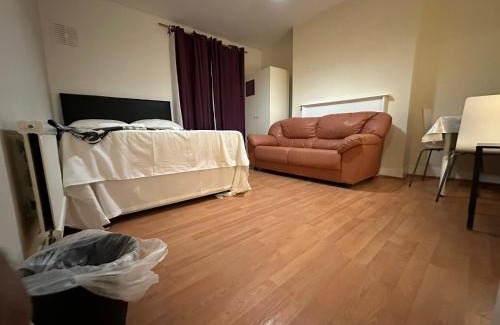 Bethnal Green Apartment | Beautiful private Double Room in a shared 3-bedroom apartment minutes walk from Bethnal Green