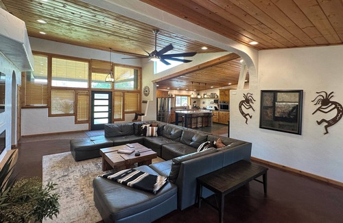 Moab South Valley House | Beautiful Private Home W/Large Living Spaces, Lots of Parking & Close to Trails