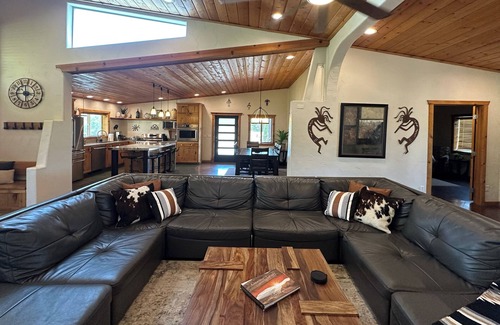 Moab South Valley House | Beautiful Private Home W/Large Living Spaces, Lots of Parking & Close to Trails