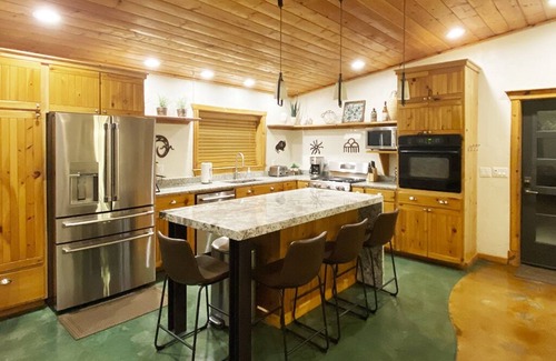 Moab South Valley House | Beautiful Private Home W/Large Living Spaces, Lots of Parking & Close to Trails