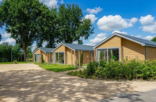 Kaatsheuvel House | Beautiful private villa for 6 people with WIFI, pool, TV and terrace