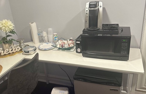 Lawrence Apartment | Beautiful private studio. private entrance and parking thank you, place to work,