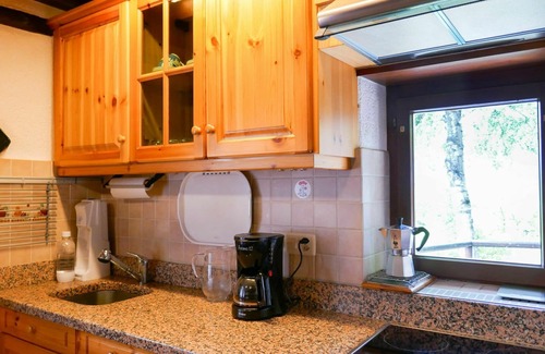 Aquila House | Beautiful private villa for 4 guests with WIFI, TV, patio, pets allowed, panoramic view and park.