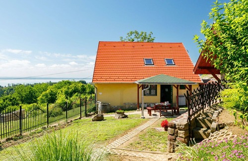 Abrahamhegy House | Beautiful private villa for 4 guests with A/C, WIFI, TV, patio and parking