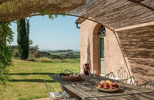 Camigliano Villa | Beautiful private villa for 12 guests with private pool, A/C, WIFI, TV, panoramic view and parking