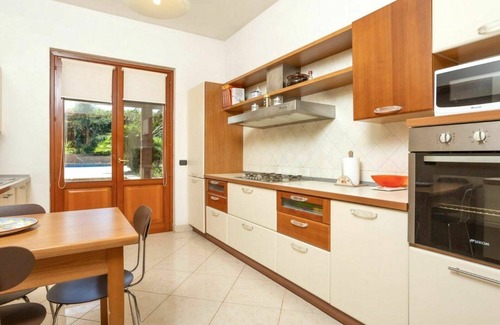 Valderice Villa | Beautiful private villa for 8 guests with WIFI, A/C, private pool, TV, patio and parking