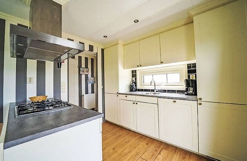 Dordtse Biesbosch House | Beautiful private villa for 4 people with pool, WIFI, TV, terrace and parking