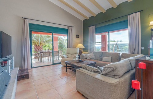 Perelada Villa | Beautiful private villa for 7 people with WIFI, A/C, private pool, TV, patio and parking