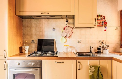 Carlazzo House | Beautiful private villa for 4 people with WIFI, TV, balcony, pets allowed and parking