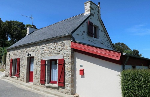 Plouider House | Beautiful private villa for 4 people with WIFI, TV, terrace and pets allowed