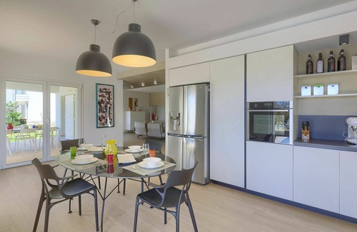 Diminici Villa | Beautiful private villa with A/C, hot tub, WIFI, private pool, TV, terrace, panoramic view, parking