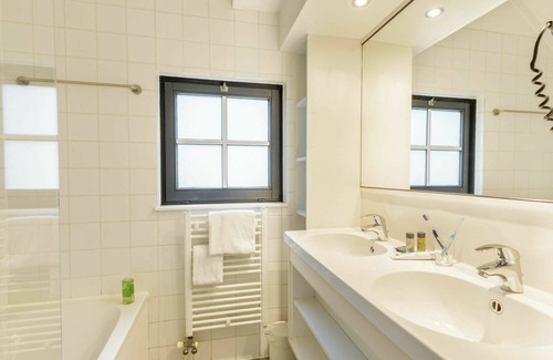 Mol House | Beautiful private villa for 4 guests with pool, WIFI, TV, terrace and parking