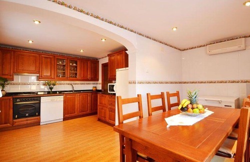 El Toro Villa | Beautiful private villa for 8 guests with WIFI, TV and patio