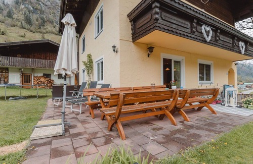 Fusch an der Grossglocknerstrasse House | Beautiful private villa for 22 guests with WIFI, TV, terrace and pets allowed