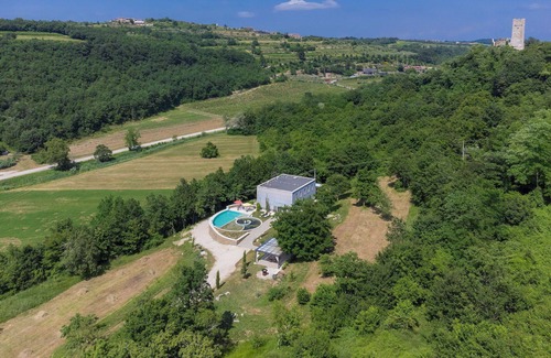 Momjan Villa | Beautiful private villa for 6 people with A/C, private pool, WIFI, terrace and pets allowed