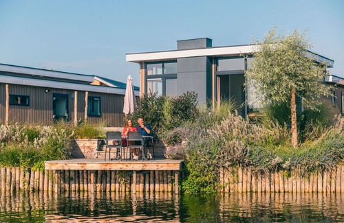 Linden House | Beautiful private villa for 6 guests with WIFI, TV, terrace and parking