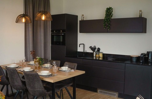 Maurik House | Beautiful private villa for 6 guests with WIFI, TV, terrace, pets allowed and parking