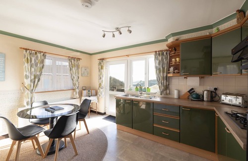 Looe Apartment | Beautiful Property in Stunning Location