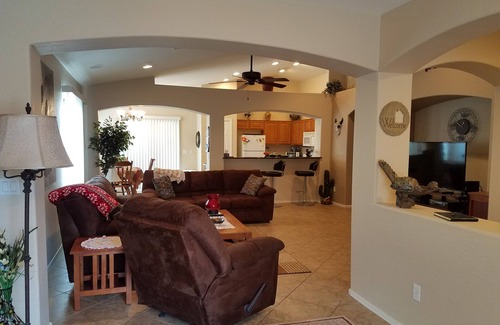 Buckeye House | Beautiful Property with Jacuzzi In Buckeye Sleeps 8